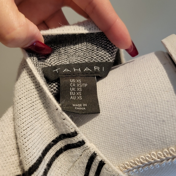 ❤️TAHARI BLACK + WHITE SWEATER - Picture 4 of 5